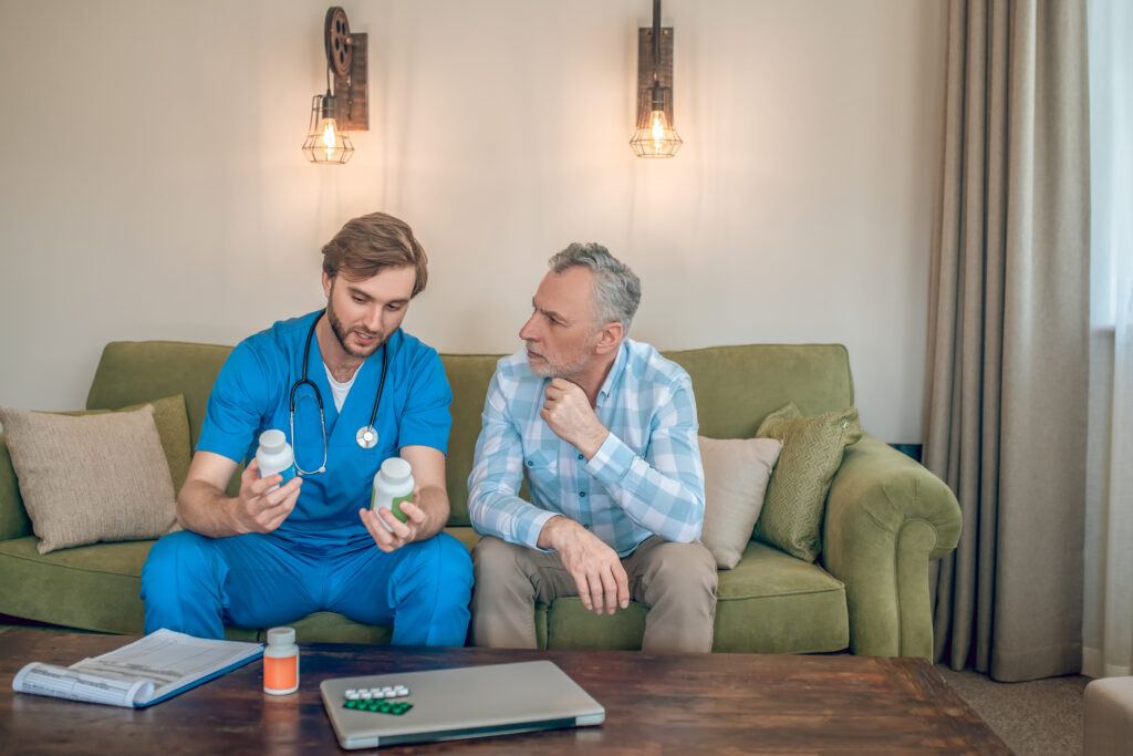 What Is a Médecin à Domicile?