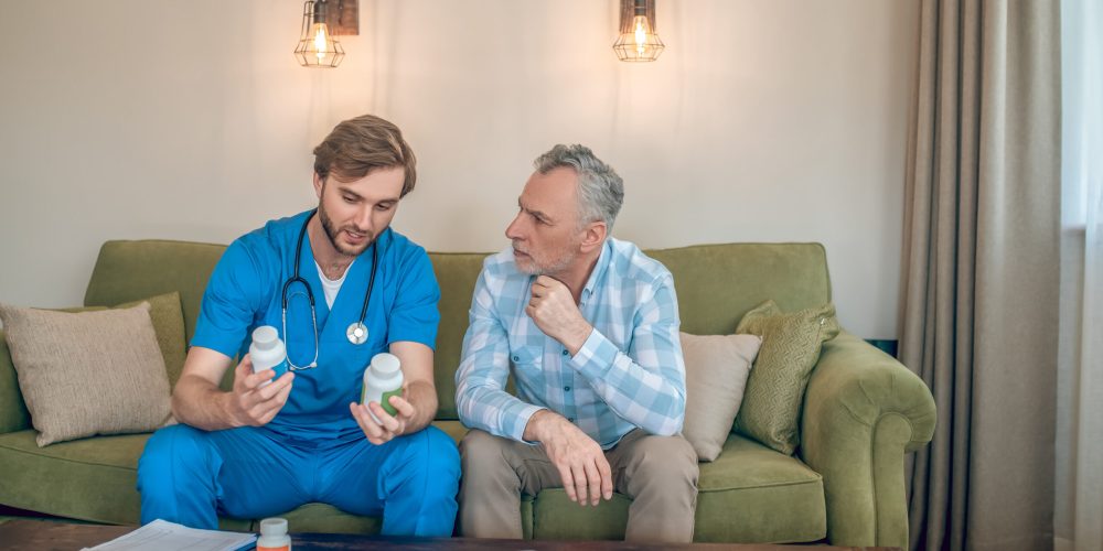 What Is a Médecin à Domicile?